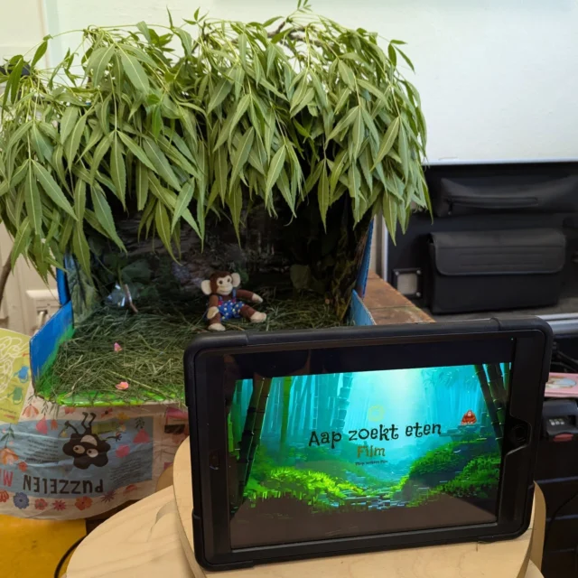 Dit jaar doen wij mee aan de #Proeftuin van Filmhub Noord (@netwerkfilmeducatie) 🎬

Een ontzettend #leerzaam #project voor zowel de #kinderen als voor mij. 

Kunstenaar en filmmaker @kittyboon53 leert ons meer over #films en hoe je deze kunt maken. Nadat de kinderen hun #verhaallijn hebben bedacht zijn ze nu bezig met het maken van hun #stopmotion.

Indrukwekkend wat ze tot nu toe hebben gedaan!

#Filmeducatie #filmhubnoord #filmhub #basisschool #basisonderwijs #onderwijs